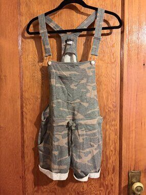 Venus Womens Camo Shorts Overalls Size Small